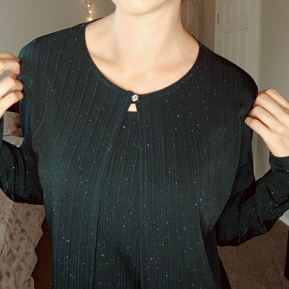 Jaclyn Smith Tops - Green sparkle long sleeve layered jacket blouse